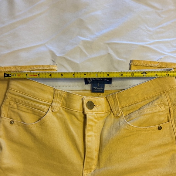 Democracy Women’s frayed hem pants in Yellow - Picture 4 of 7